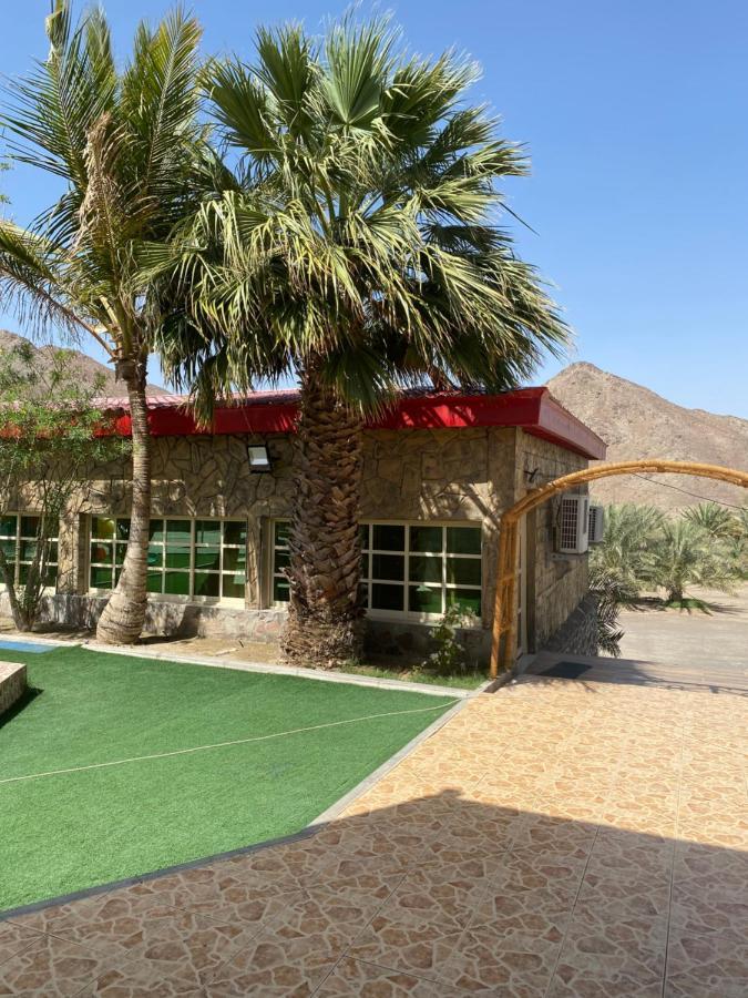 UAE farm Villa Qur Exteriör bild