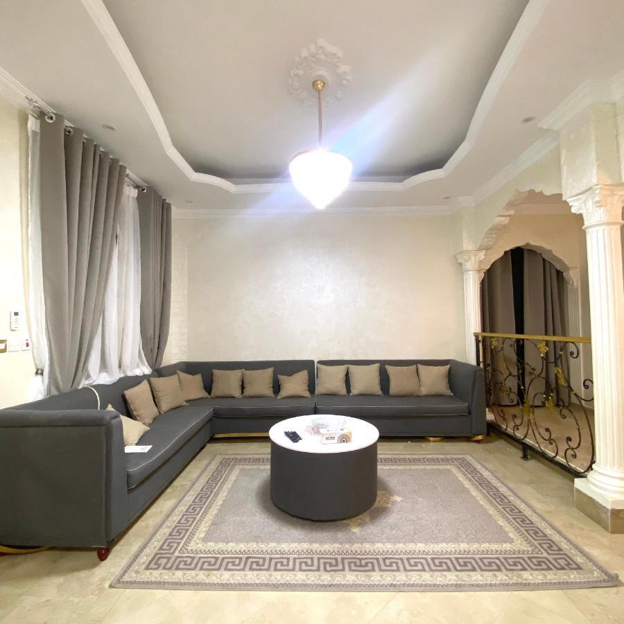 UAE farm Villa Qur Exteriör bild