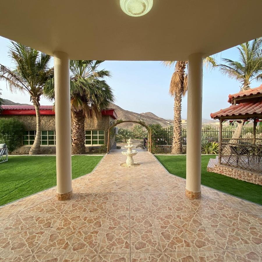 UAE farm Villa Qur Exteriör bild